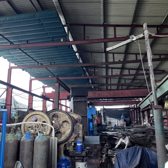 Xưởng Sản Xuất Quy Mô Lớn
